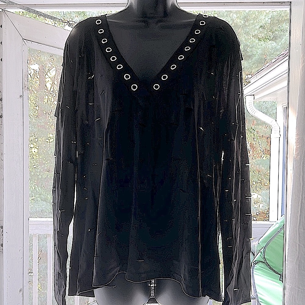 NWOT 💋 BLACK & SILVER RIVET EMBELLISHED V-NECK CUT-OUT GRUNGE PUNK TOP Women XXL